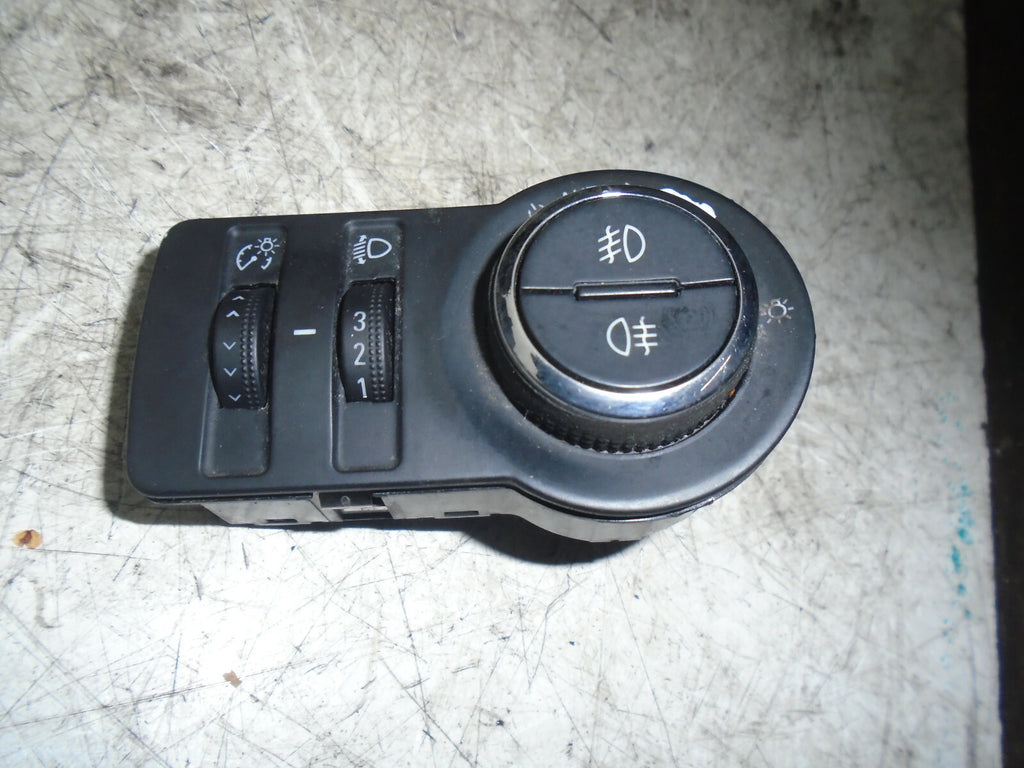 VAUXHALL INSIGNIA MK1 2012 HEADLIGHT CONTROL SWITCH 13268694