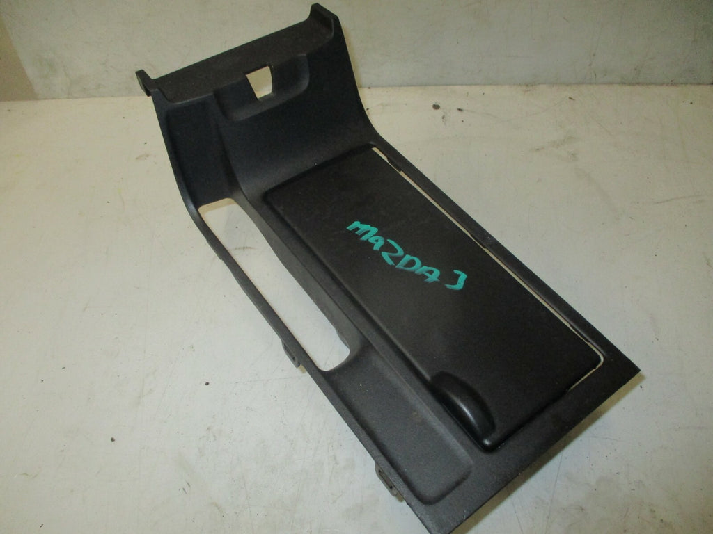 MAZDA 3 TS 2004 CENTRE CONSOLE CUP DRINKS HOLDER PLASTIC STORAGE CUBBY BP4K64361