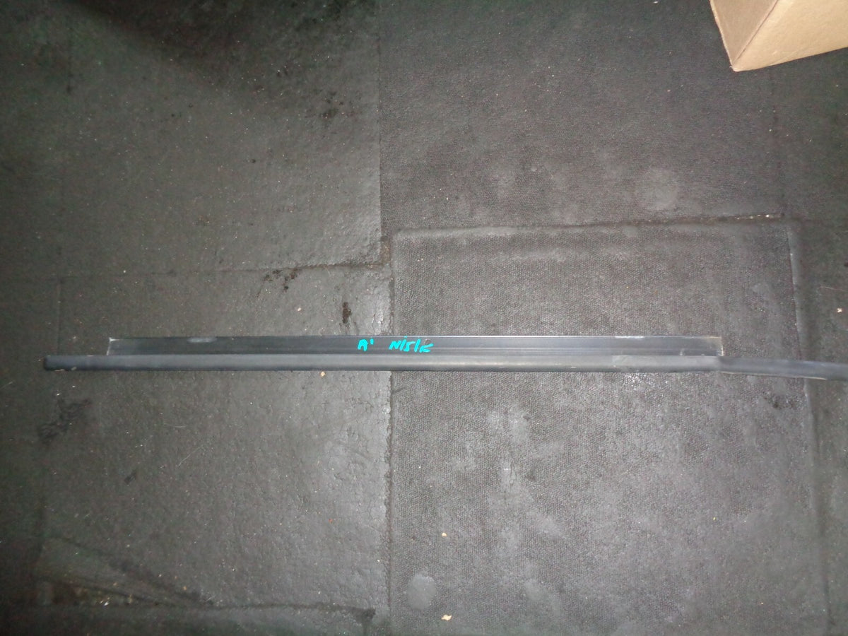 AUDI A1 2017 8X N/S/F PASSENGER SIDE DOOR WINDOW MOULDING