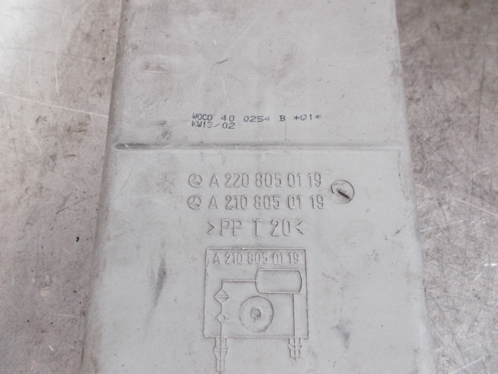 MERCEDES BENZ CL C215 W215 AIR VACUUM RESERVOIR TANK A2208050119