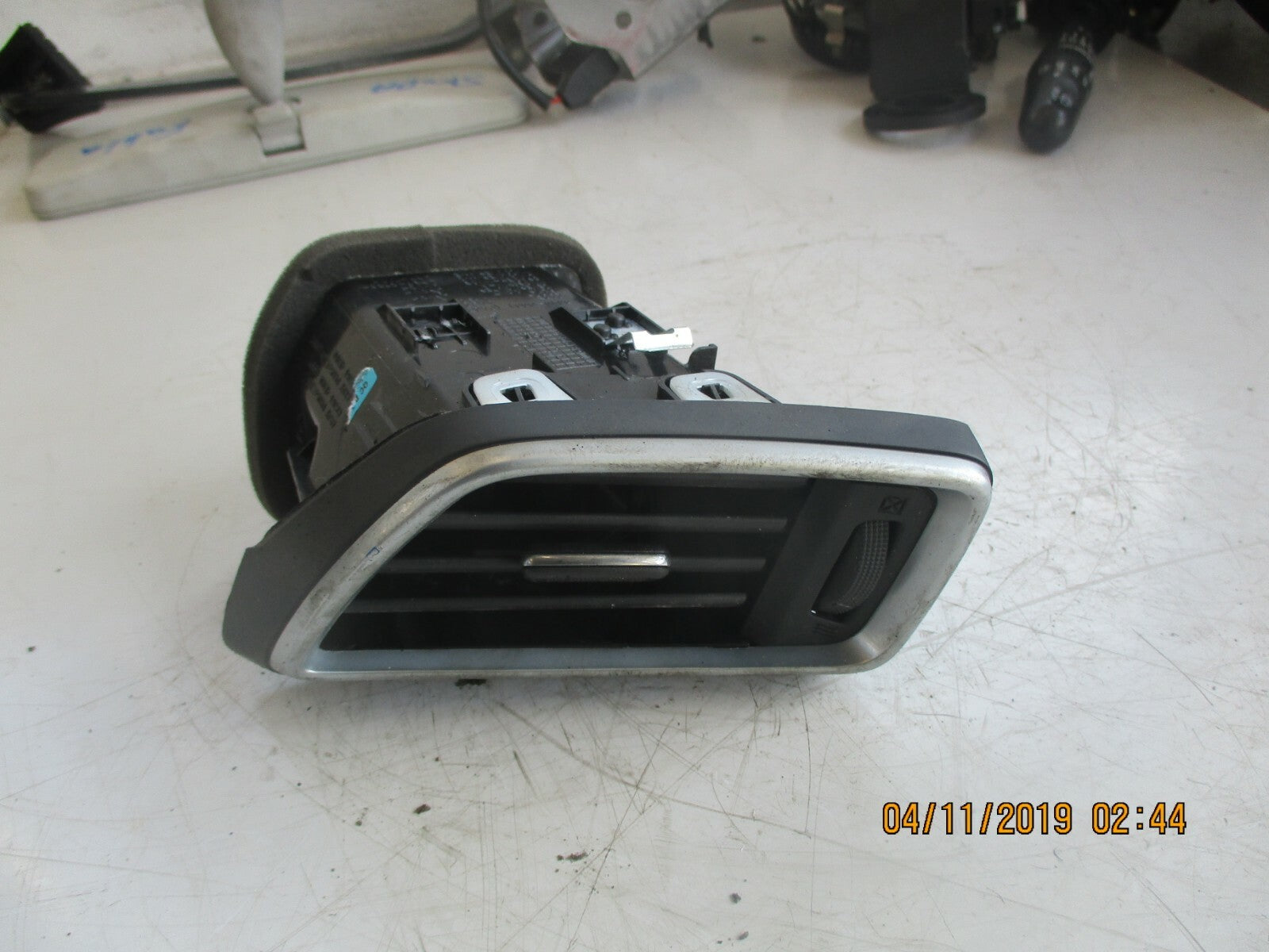 NISSAN QASHQAI J11 MK2 NS PASSENGER SIDE HEATER AIR VENT 30490001