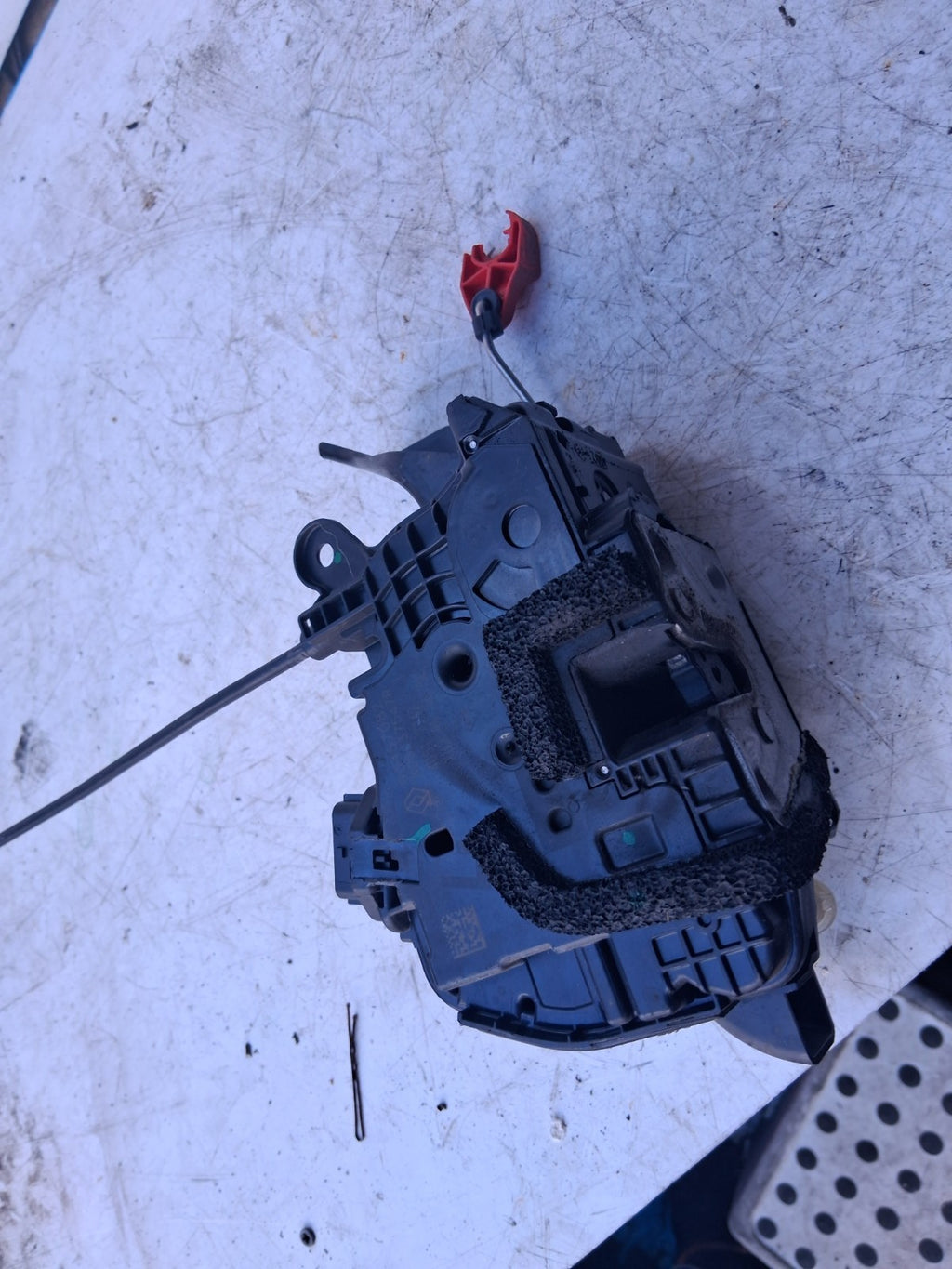 2015 RENAULT TRAFIC B X82 MK2 NSF PASSENGER SIDE DOOR LOCK MECHANISM 805037547R