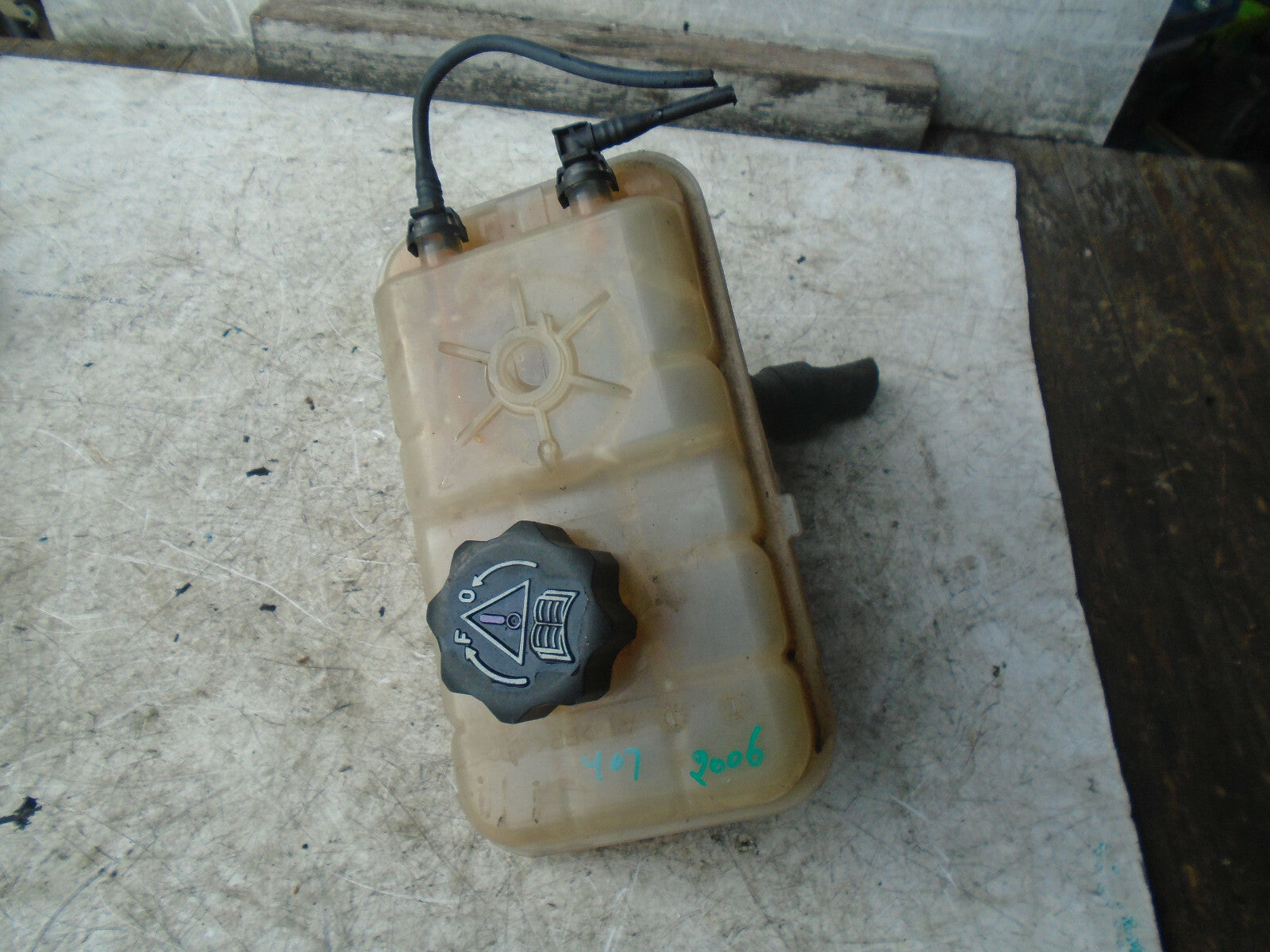 PEUGEOT 407 2006 COOLANT EXPANSION BOTTLE TANK