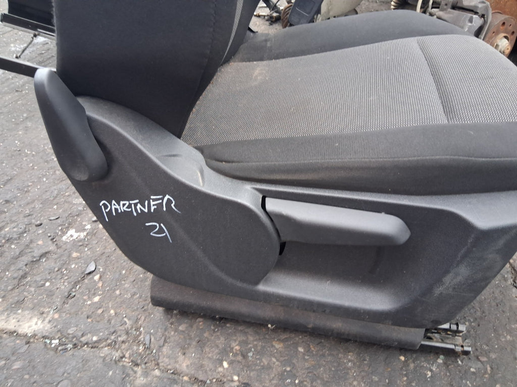 2021 PEUGEOT PARTNER MK3 K9 OS DRIVER SIDE COMPLETE SEAT FABRIC