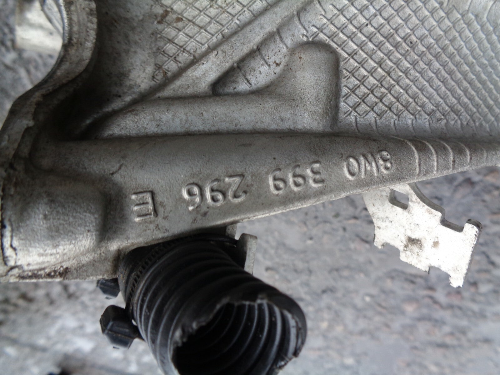 AUDI A5 8W6 2017 2.0 TDI DRIVER SIDE ENGINE SUSPENSION MOUNT 8W0399296E