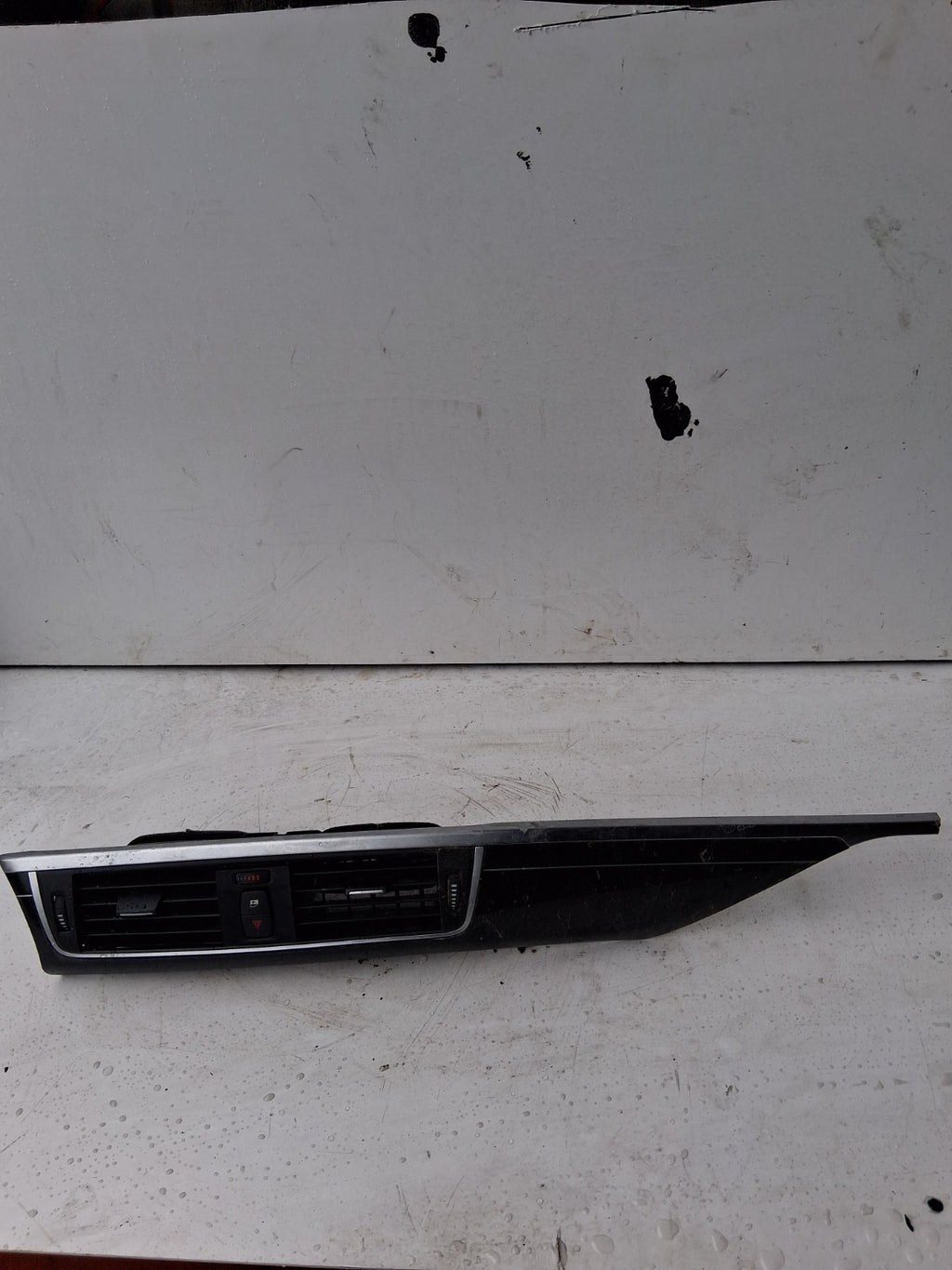 2017 BMW 3 SERIES CENTRE AND SURROUND DASH VENTS 934743601