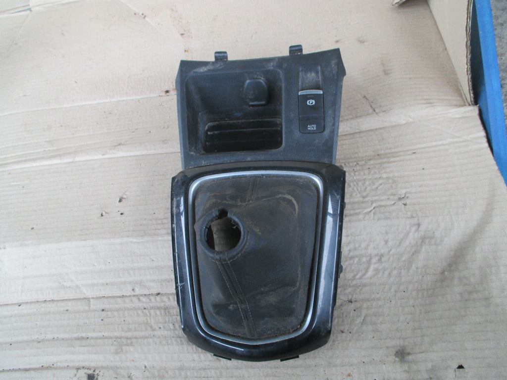 NISSAN QASHQAI MK2 J11 2019 CENTRE CONSOLE TRIM ELECTRIC HANDBRAKE SWITCH