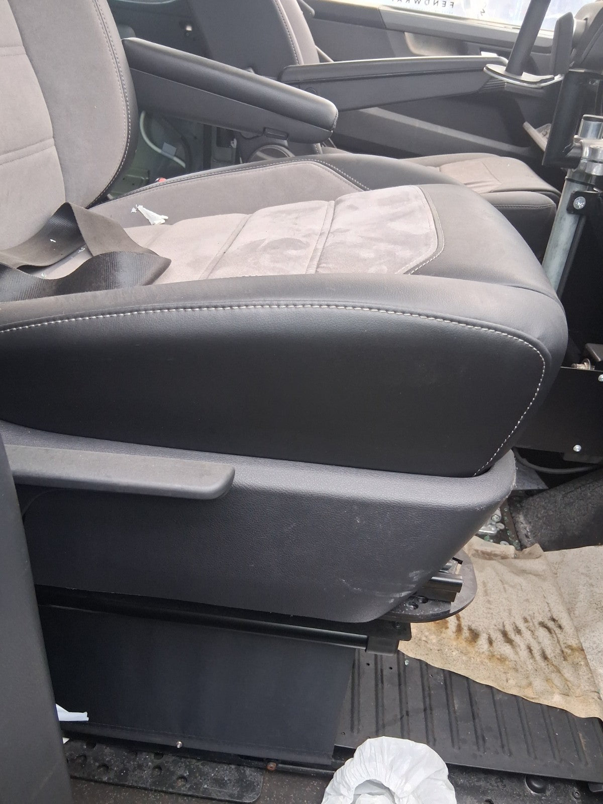 2023 VOLKSWAGEN CARAVELLE T6.1 OSF DRIVER SIDE FRONT RIGHT HEATED SEAT COMPLETE
