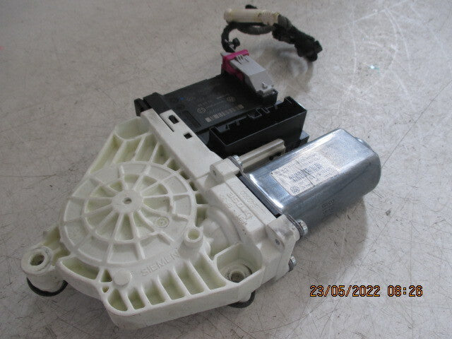 VW VOLKSWAGEN PASSAT B6 B7 NSF PASSENGER SIDE FRONT WINDOW MOTOR 1K0959702P