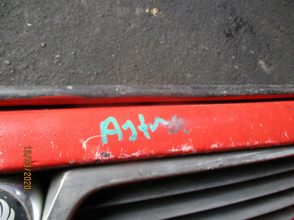VAUXHALL ASTRA F 1997 FRONT GRILL GRILLE BADGE EMBLEM RED 90452421