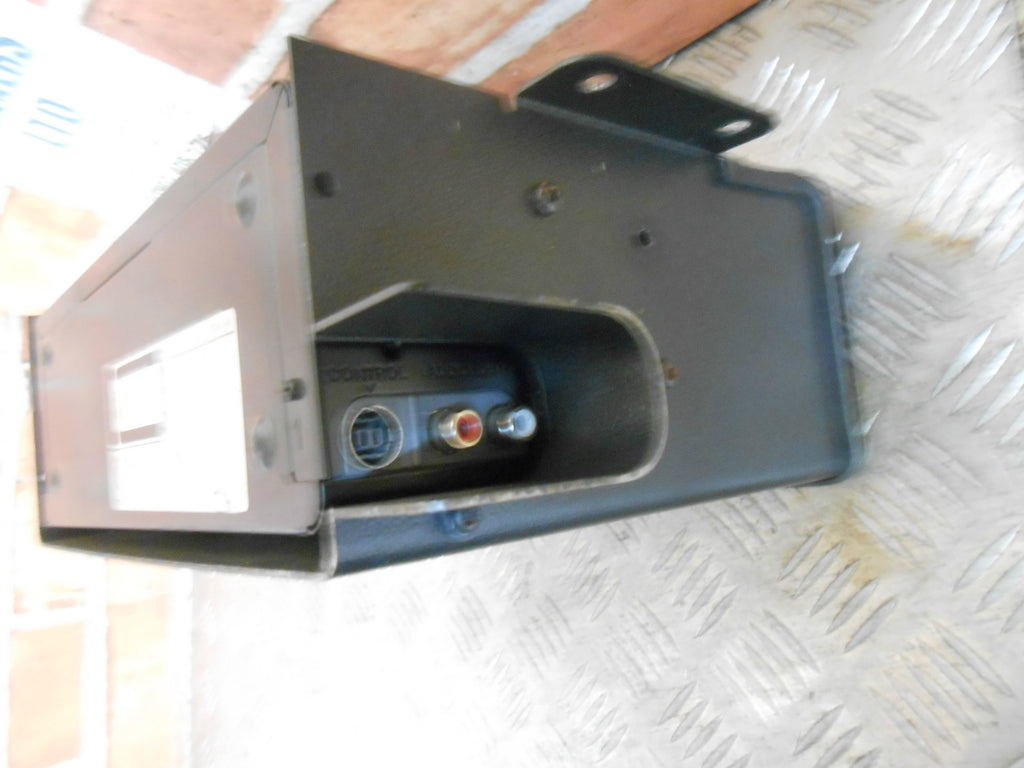 DAEWOO MUSSO FJ 2002 SONY CDX 646 CD CHANGER CARTRIDGE & DAEWOO MOUNTING BOX