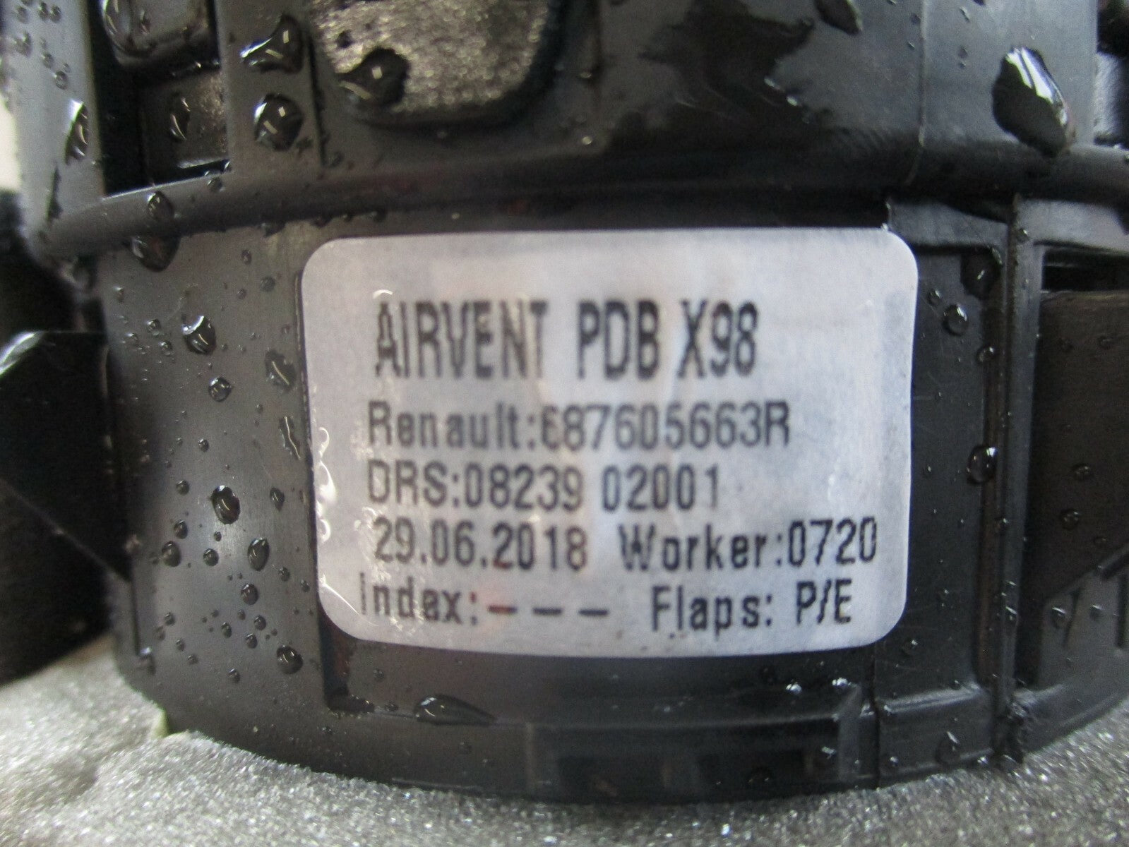 RENAULT CLIO X98 (MK4) NEAR OFF SIDE FRONT DASHBOARD AIR VENT 0823902001