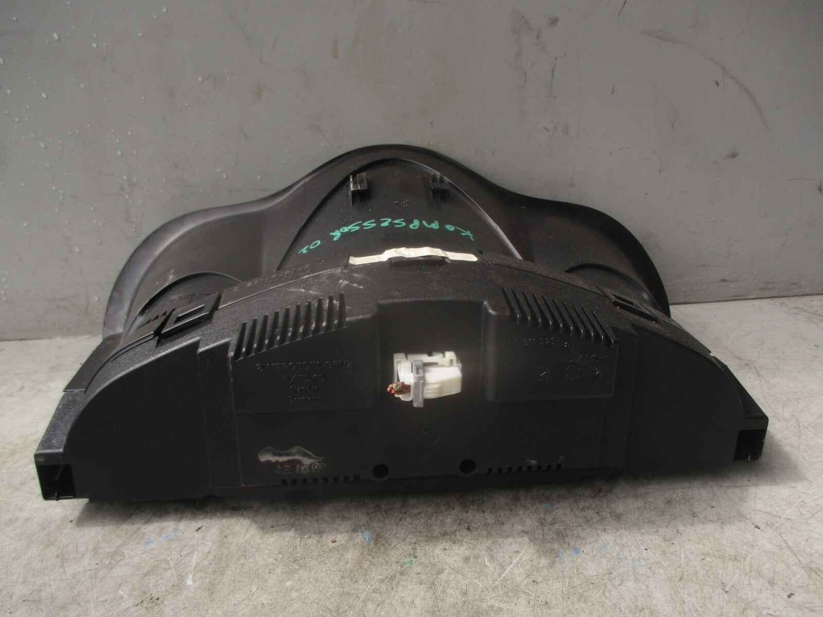2002 MERCEDES C CLASS COUPE CL203 SPEEDO SPEEDOMETER A2035404211