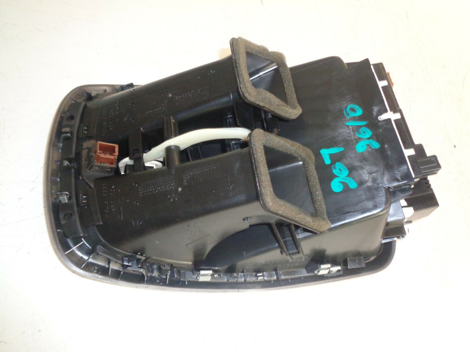 PEUGEOT 207 2006-12 CENTRE DASHBOARD & AIR VENT 96724726ZD