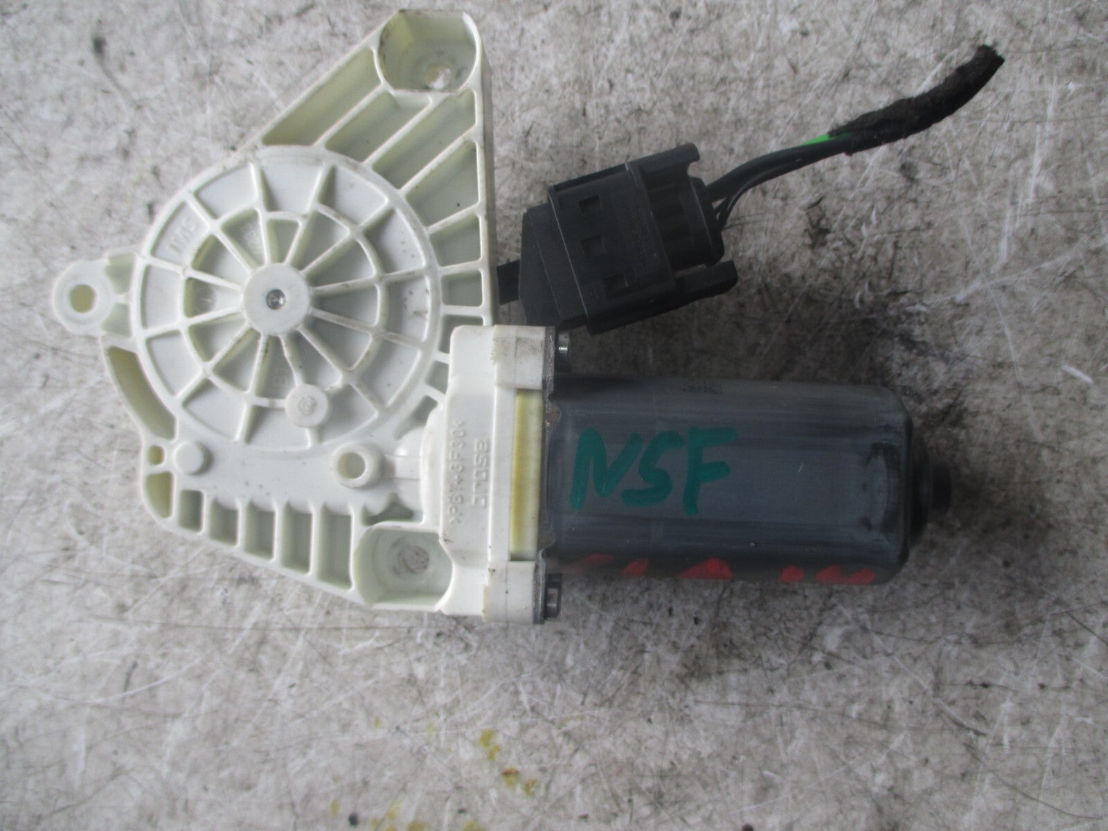 MERCEDES A CLASS W176 2016 NSF PASSENGER FRONT DOOR WINDOW MOTOR A61041113