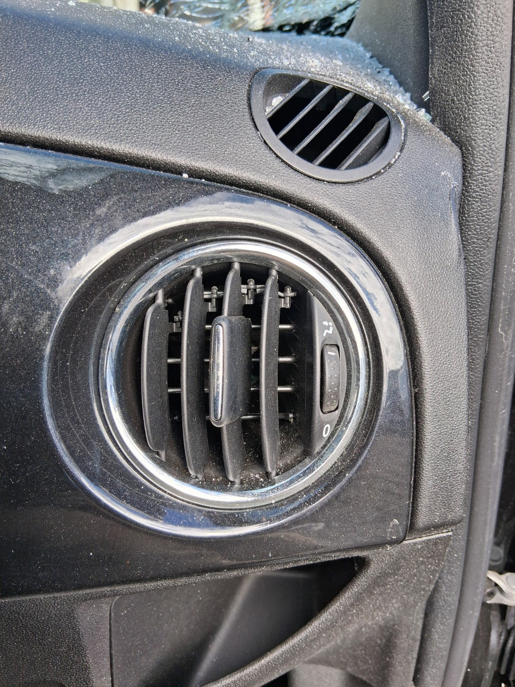 2025 FIAT 500 MHEV OSF DRIVER SIDE FRONT RIGHT AIR VENT