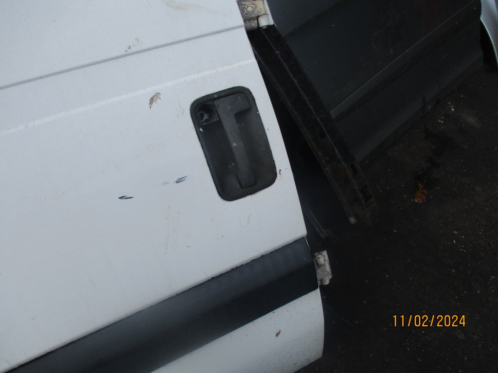 PEUGEOT EXPERT MK1 2004 OS DRIVER SIDE SLIDING DOOR WHITE