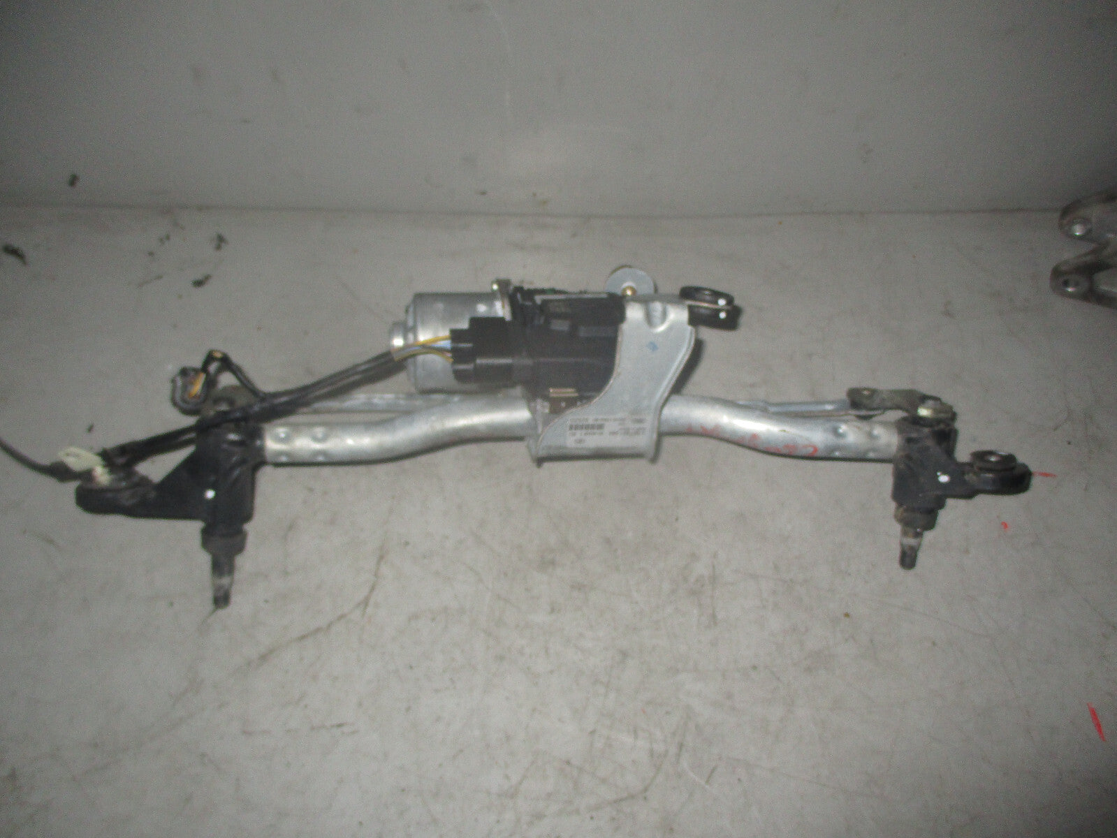 FORD ECOSPORT 2018 FRONT WIPER MOTOR & LINKAGES GN1517504BC