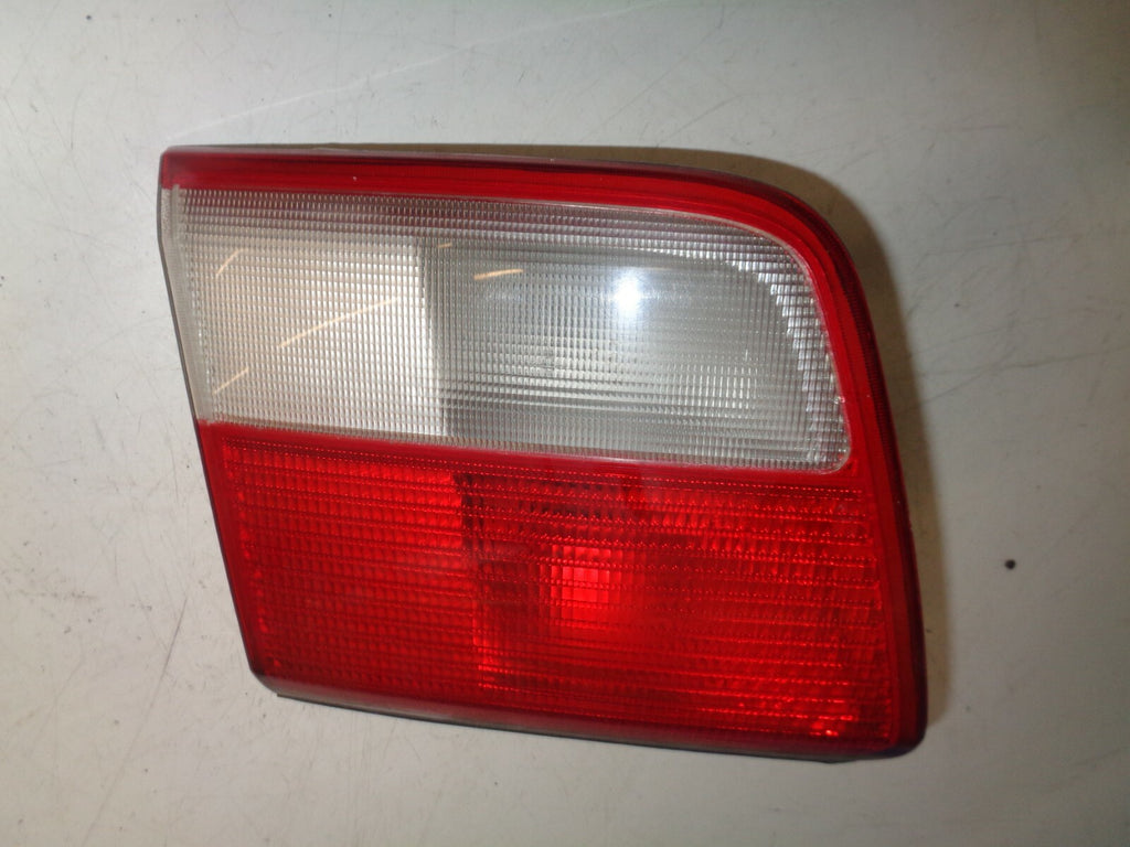 VAUXHALL OMEGA B 2.0 2001 NSR PASSENGER SIDE REAR INNER TAIL LIGHT