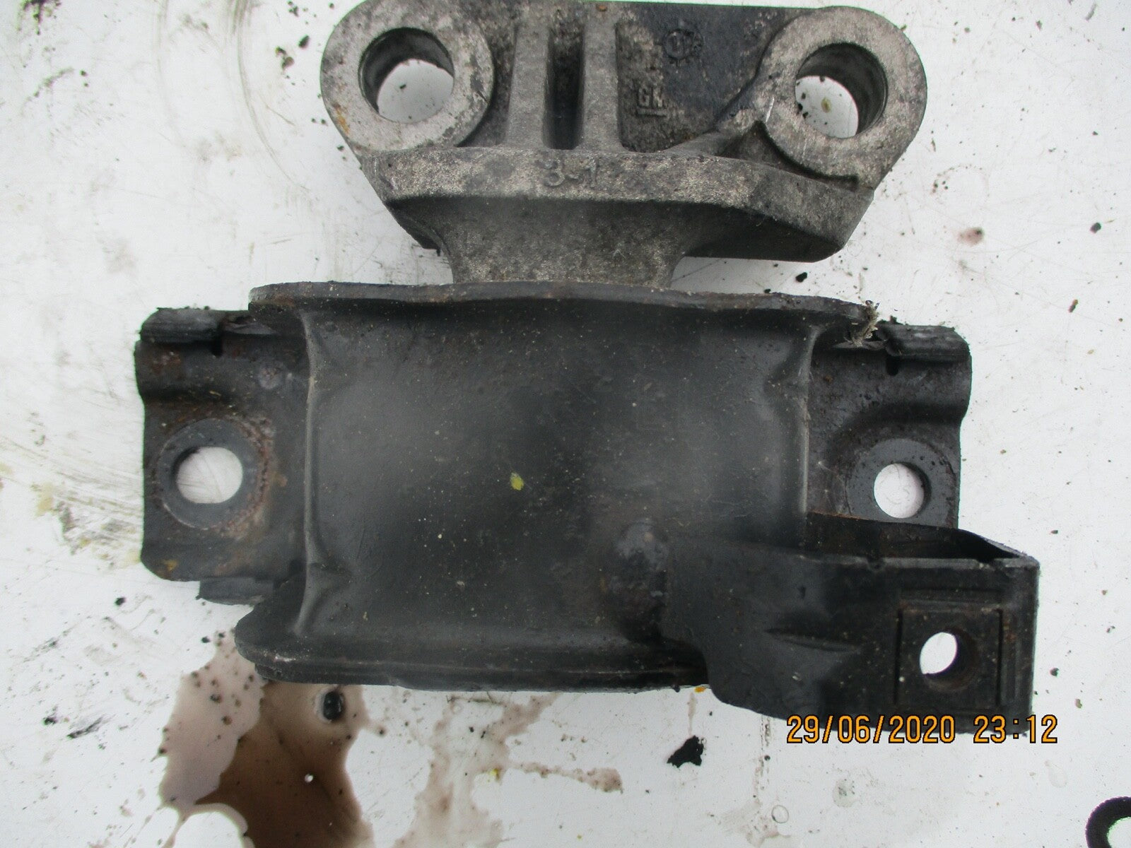 VAUXHALL CORSA D PASSENGER NEAR SIDE GEARBOX ENGINE MOUNT 468646740