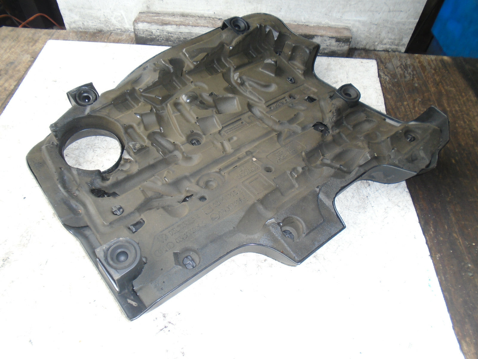 AUDI Q3 2017 2.0 TDI DIESEL ENGINE COVER 03L103925S