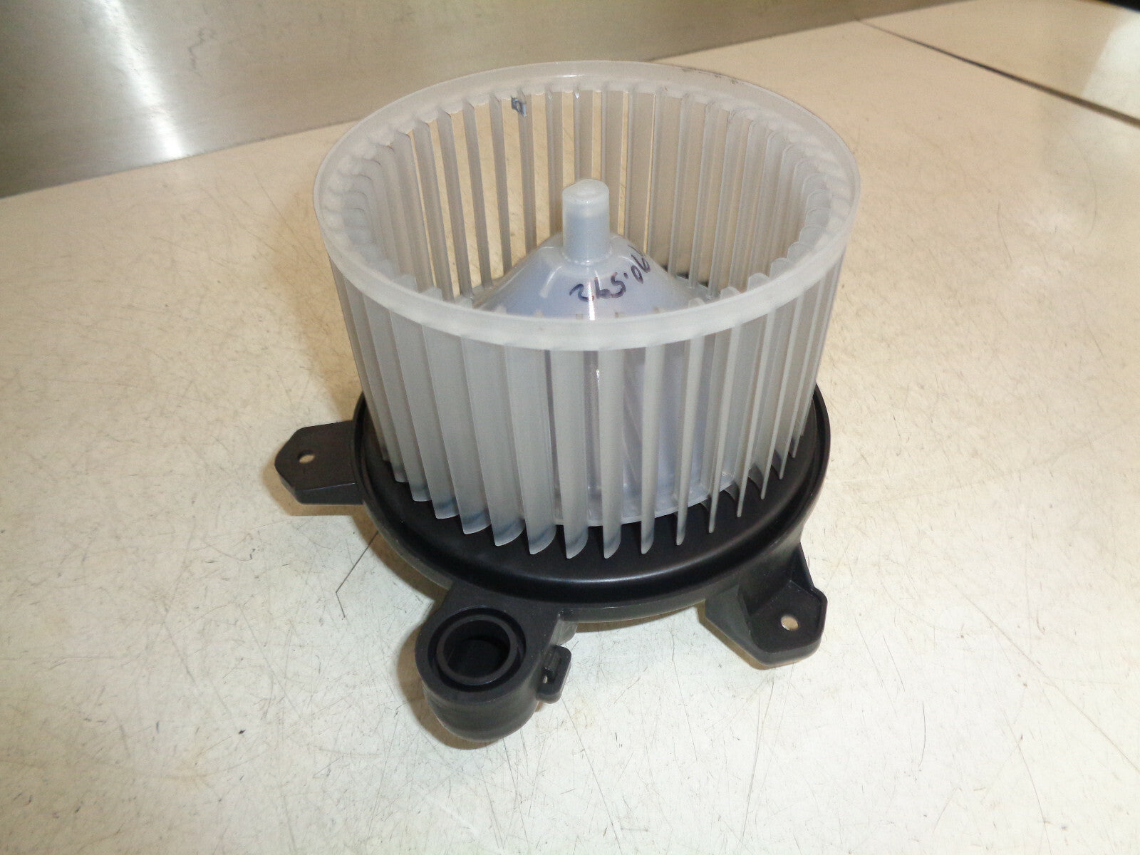 VAUXHALL VIVA 2017 INTERIOR HEATER BLOWER FAN MOTOR 40510751