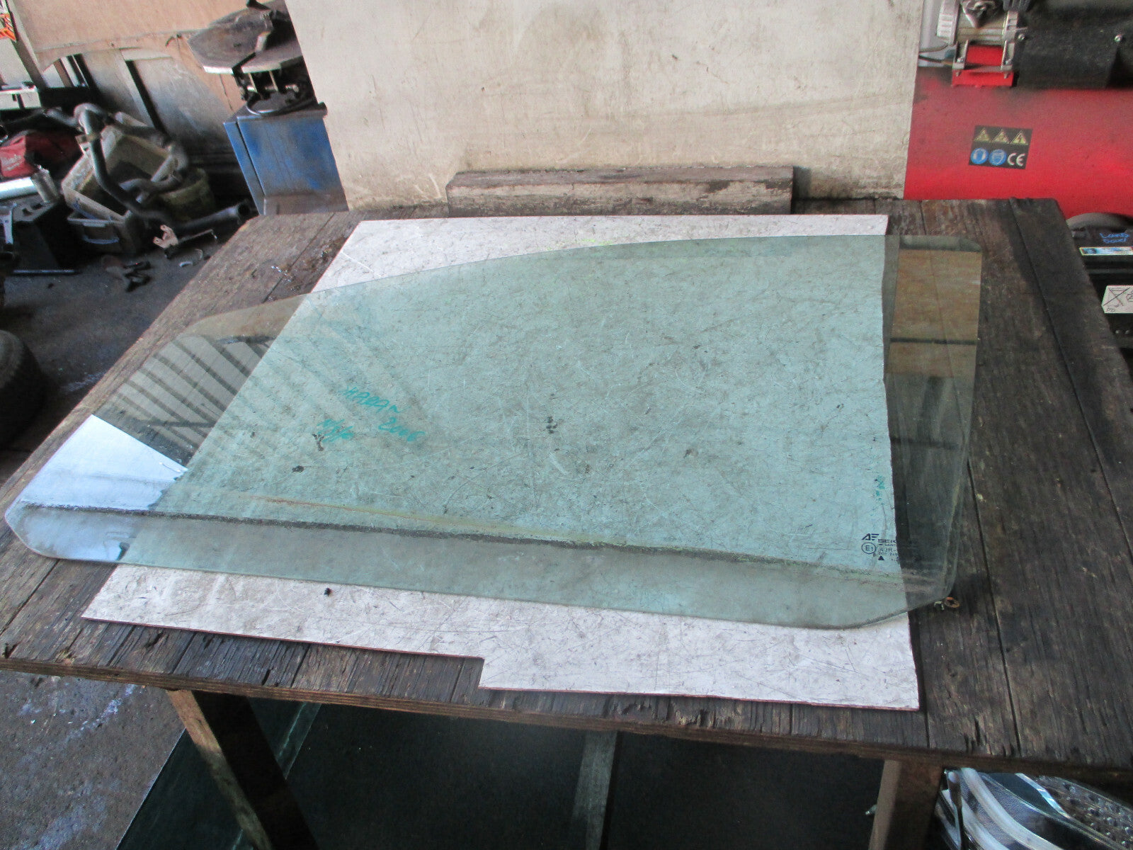 VW VOLKSWAGEN SHARAN 2006 NSF PASSENGER SIDE FRONT DOOR WINDOW GLASS