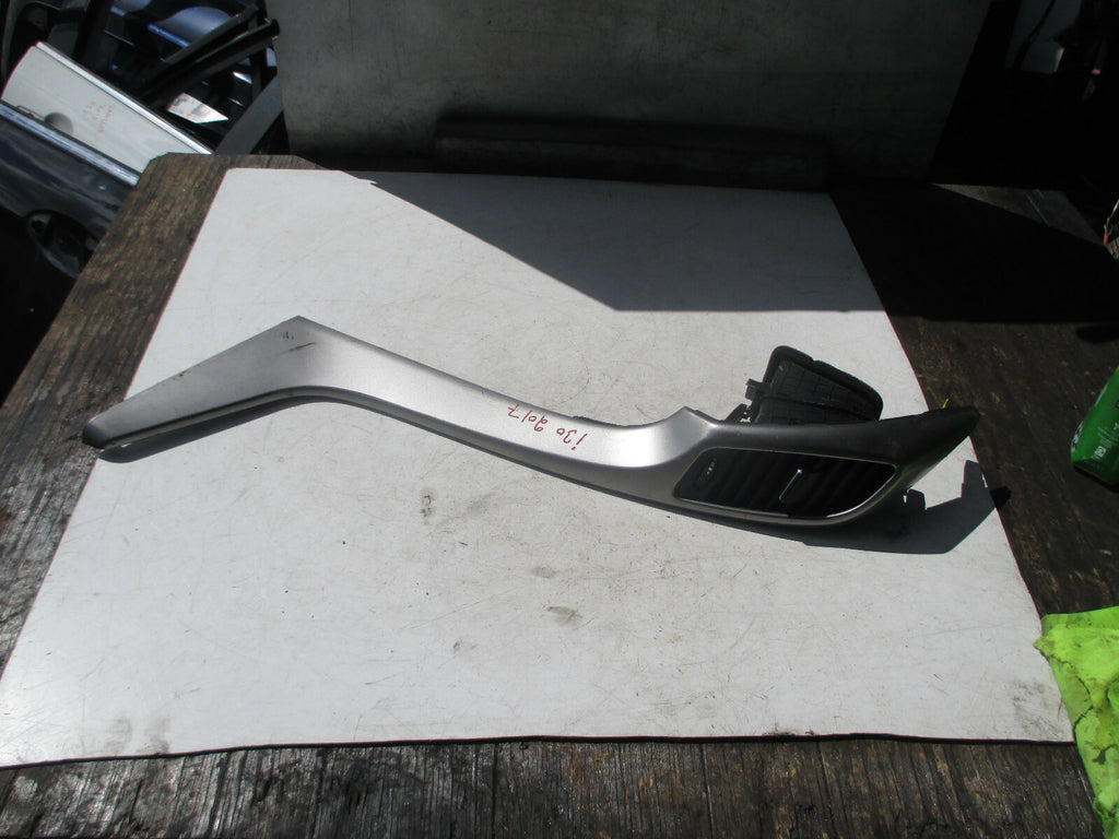 HYUNDAI I30 2014 MK2 DASHBOARD PLASTIC TRIM SURROUND AIR VENT SILVER 84790-A6900