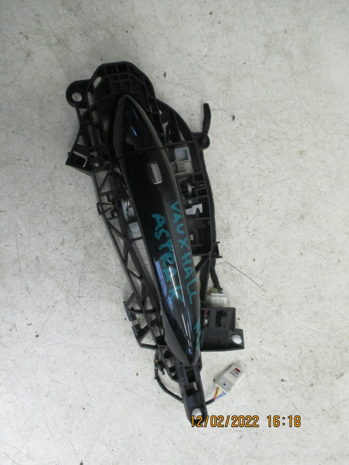 VAUXHALL  ASTRA K 2015-2021 NSF FRONT PASSENGER SIDE EXTERIOR DOOR HANDLE BLACK