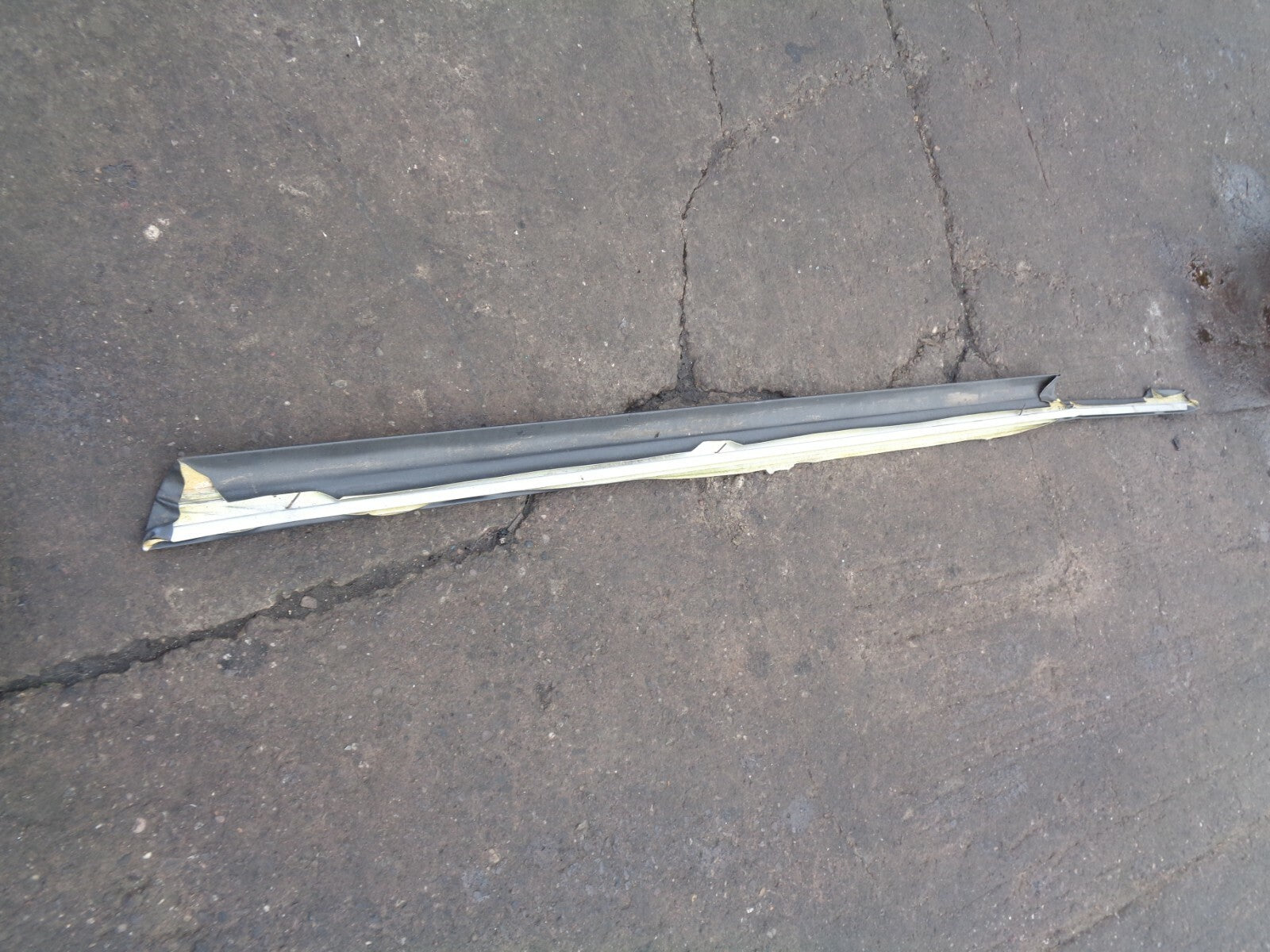 LINCOLN TOWN CAR LIMOUSINE RIGHT SIDE UPPER INTERIOR ROOF PANEL