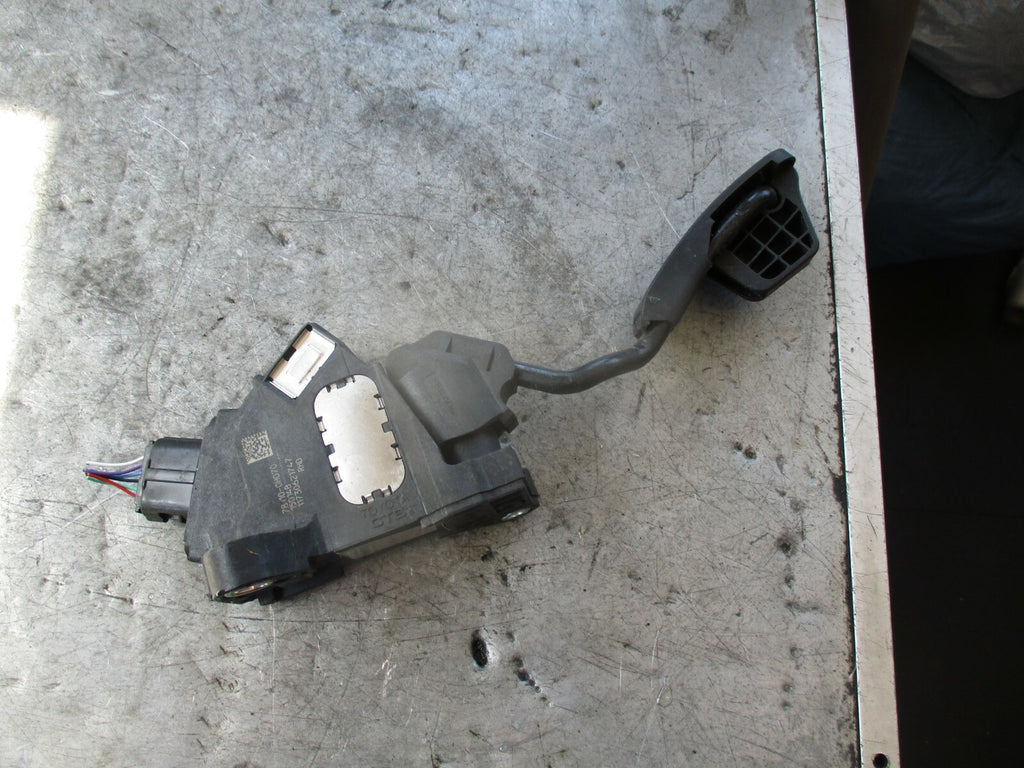 PEUGEOT 108 THROTTLE ACCELERATOR PEDAL 78110 0H070