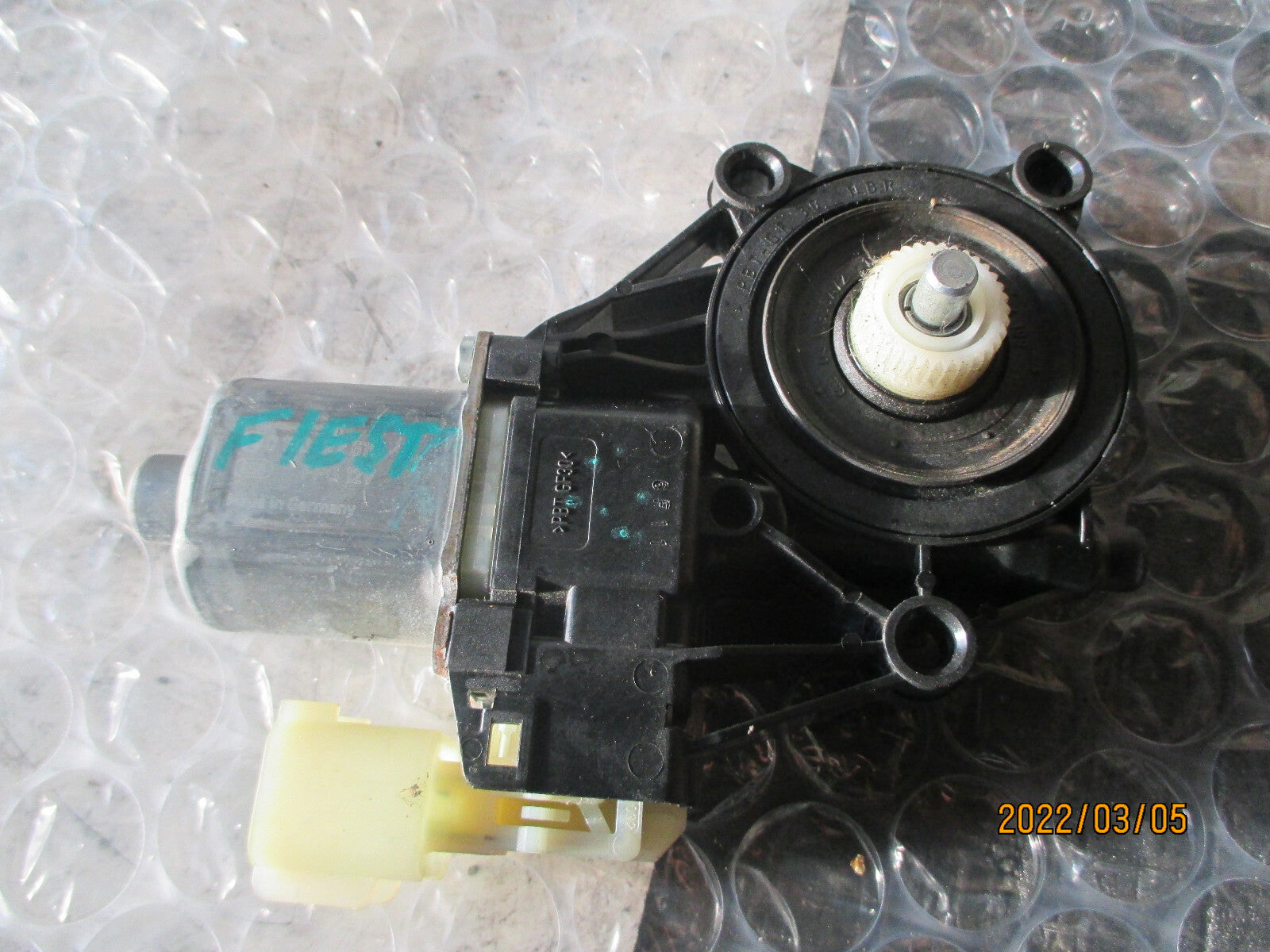FORD FIESTA MK7 2016 OSF DRIVER SIDE FRONT DOOR WINDOW MOTOR 8A6114553B