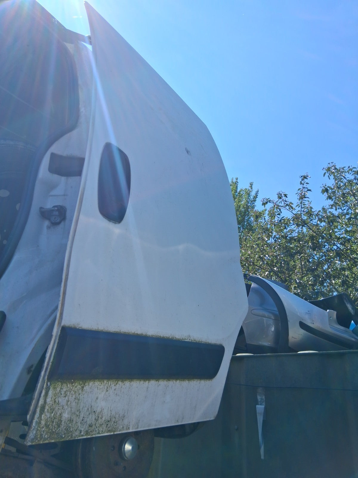 2015 PEUGEOT BIPPER NSF PASSENGER SIDE COMPLETE SLIDING DOOR WHITE