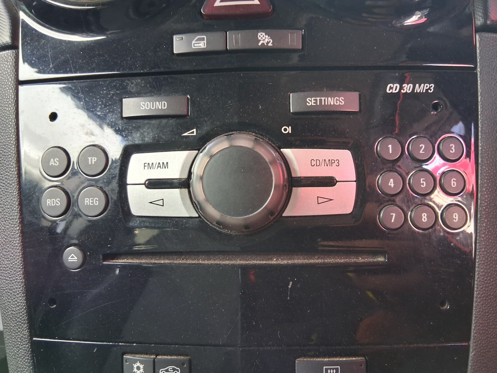 2009 VAUXHALL CORSA D STEREO RADIO CD PLAYER HEAD UNIT