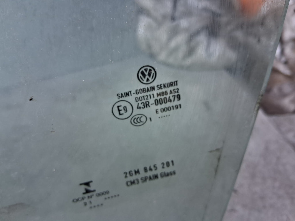 2021 VOLKSWAGEN T CROSS NSF PASSENGER SIDE FRONT LEFT WINDOW GLASS