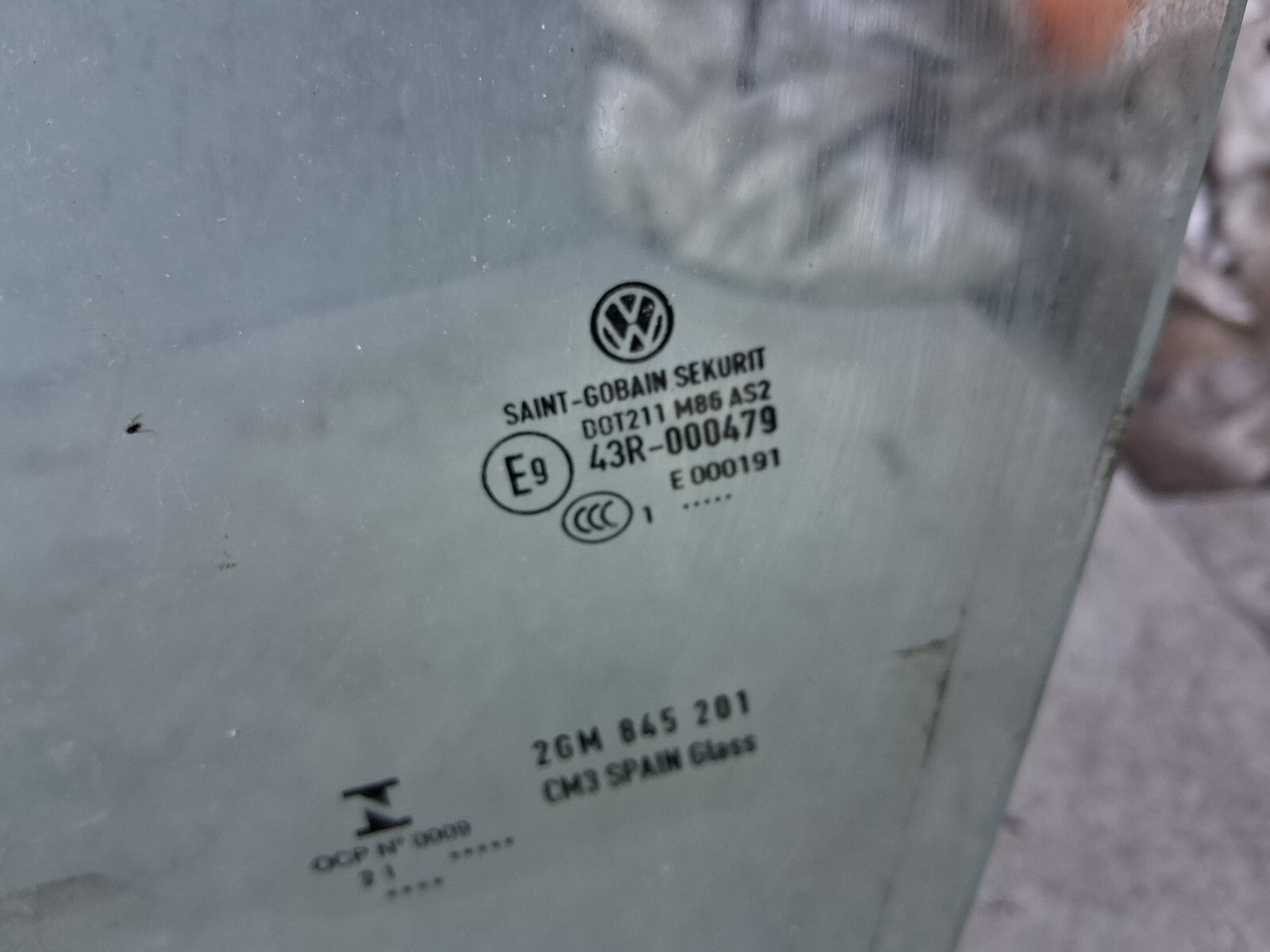 2021 VOLKSWAGEN T CROSS NSF PASSENGER SIDE FRONT LEFT WINDOW GLASS
