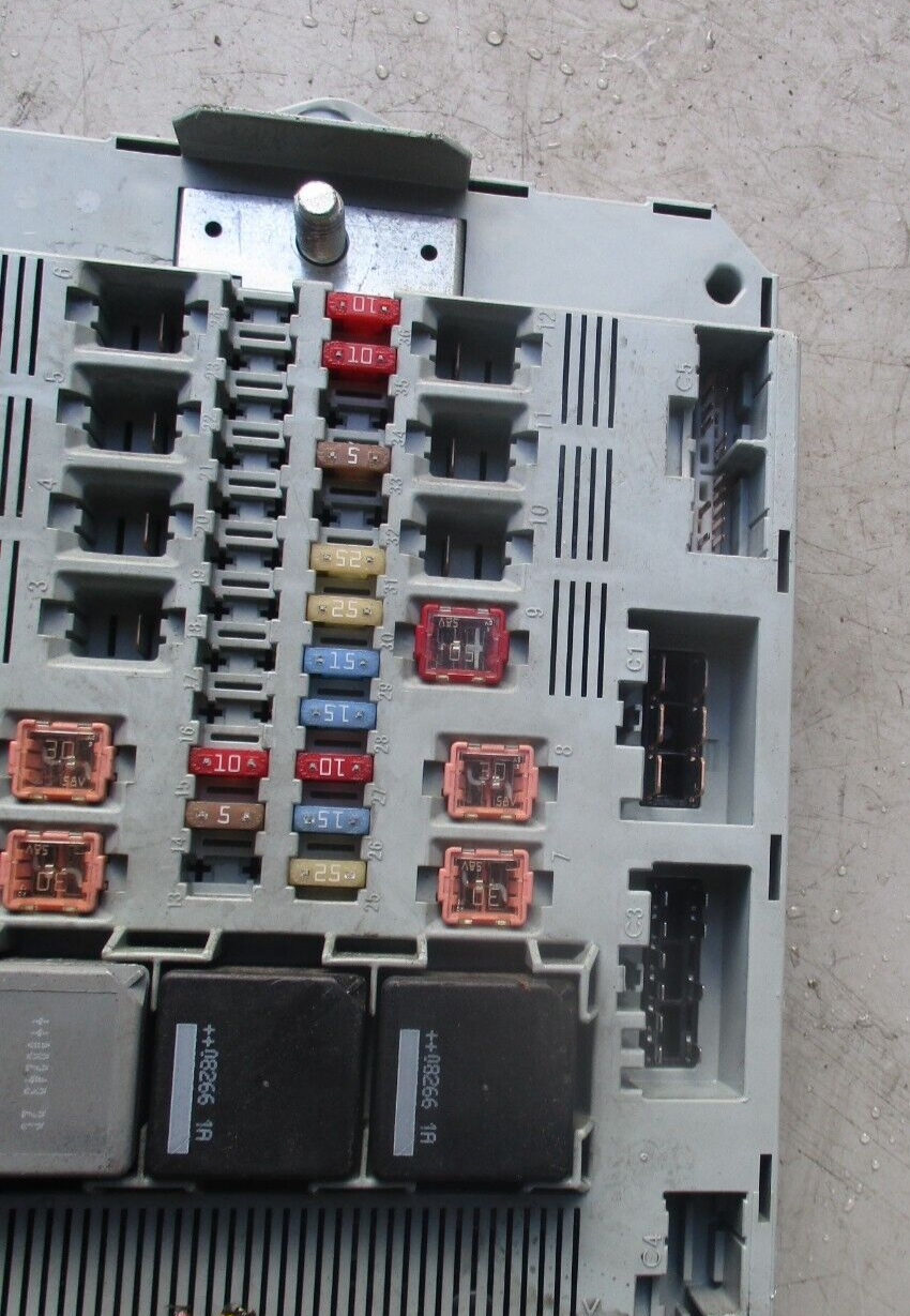 JAGUAR XF 290 FUSE RELAY BOX 7140-5053-40