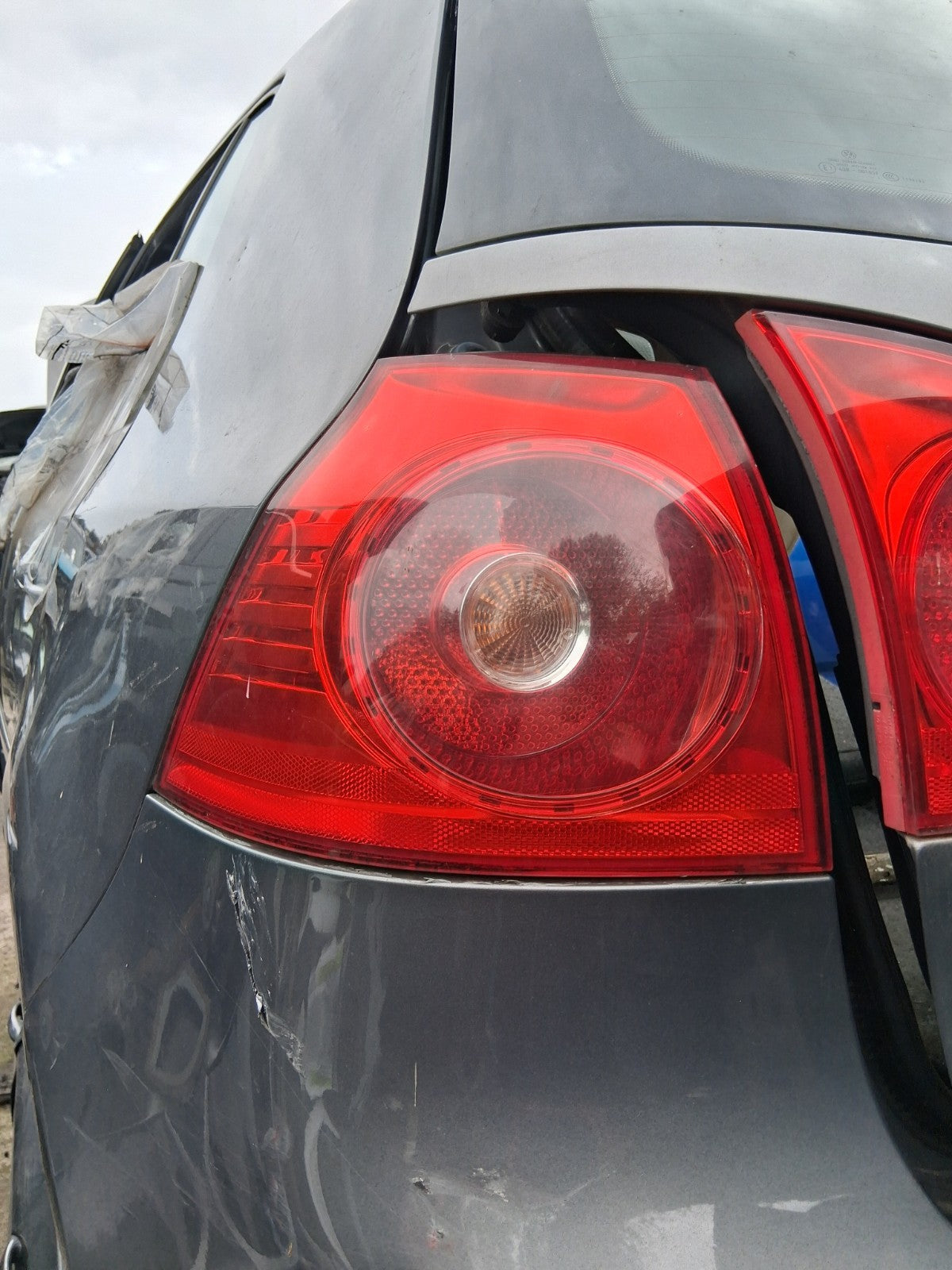 2007 VW VOLKSWAGEN GOLF MK5 NSR PASSENGER SIDE REAR LEFT OUTER TAIL LIGHT
