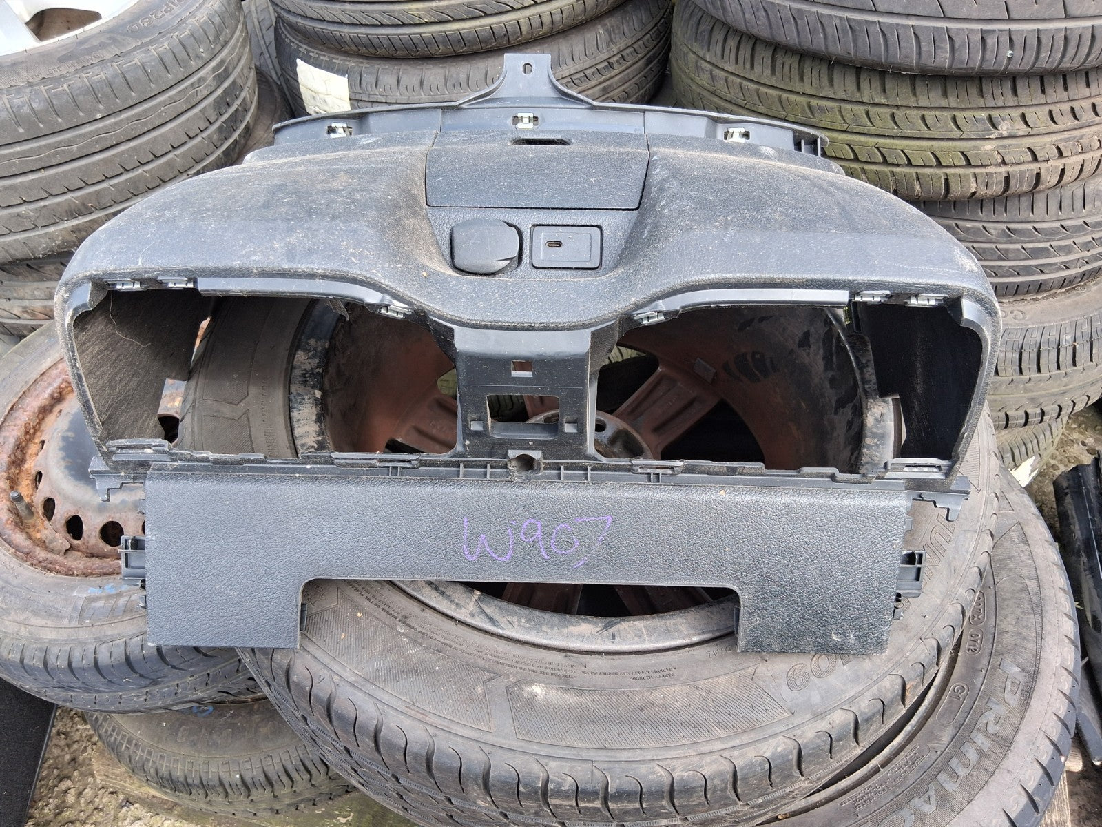 2023 MERCEDES BENZ SPRINTER W907 DASH TRIM & USB PORT A910682601