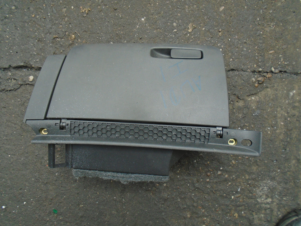 AUDI A1 8X 2014 SPORTBACK STORAGE COMPARTMENT GLOVE BOX