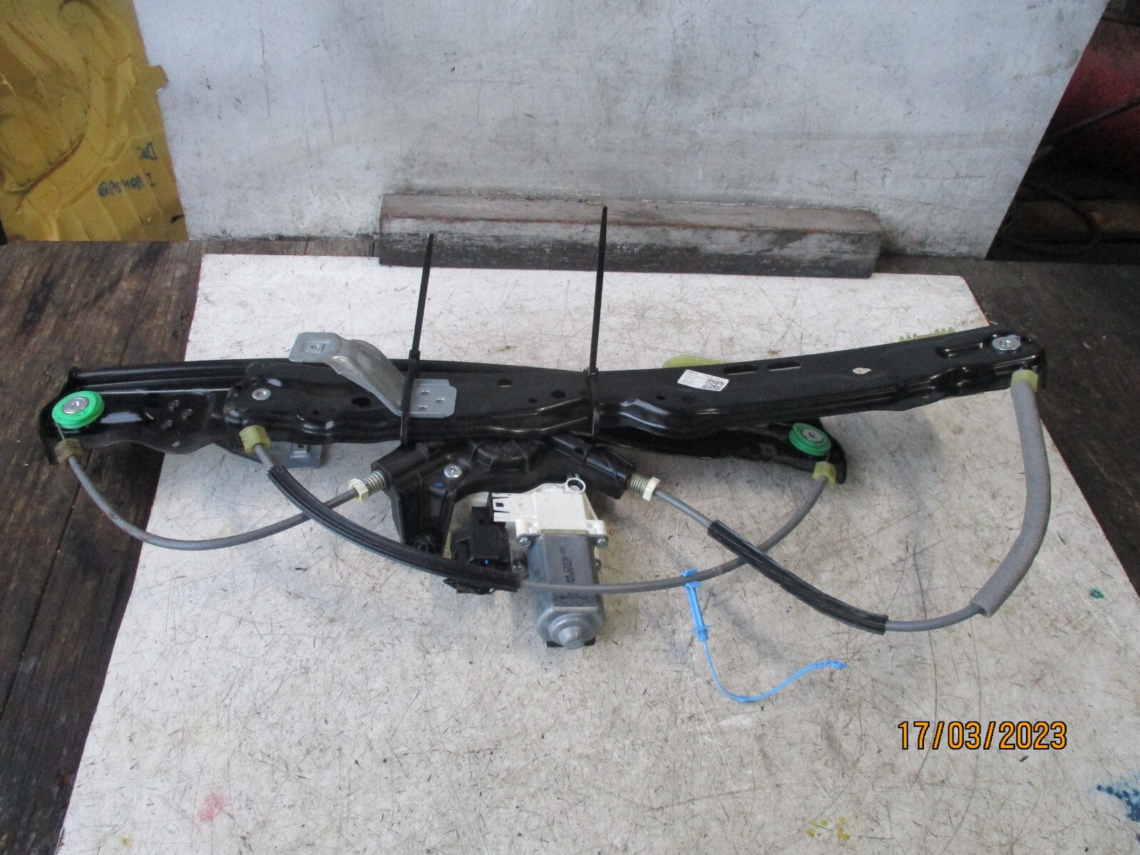 JAGUAR XE 2017 NSF PASSENGER SIDE FRONT WINDOW MOTOR REGULATOR GX7323201AF