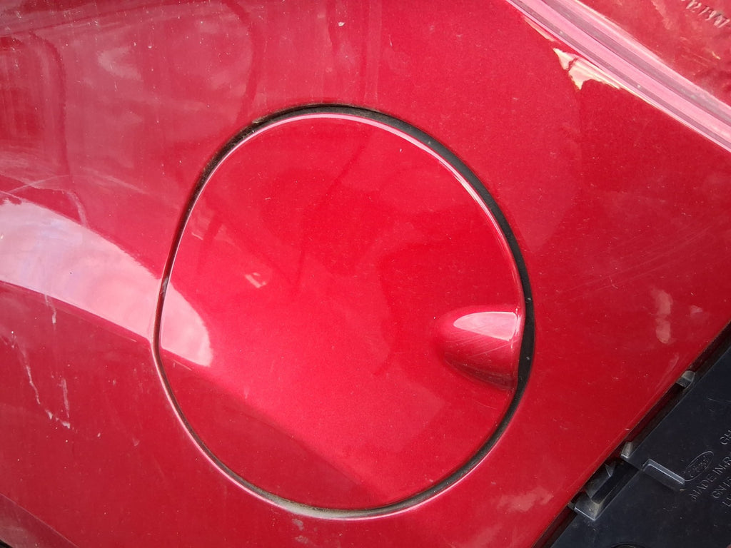 2021 FORD ECOSPORT MK2 FUEL FLAP LID COVER RED