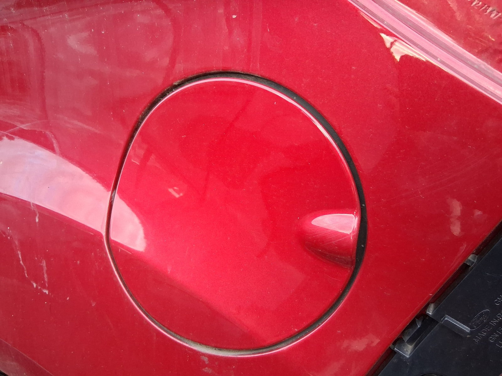 2021 FORD ECOSPORT MK2 FUEL FLAP LID COVER RED