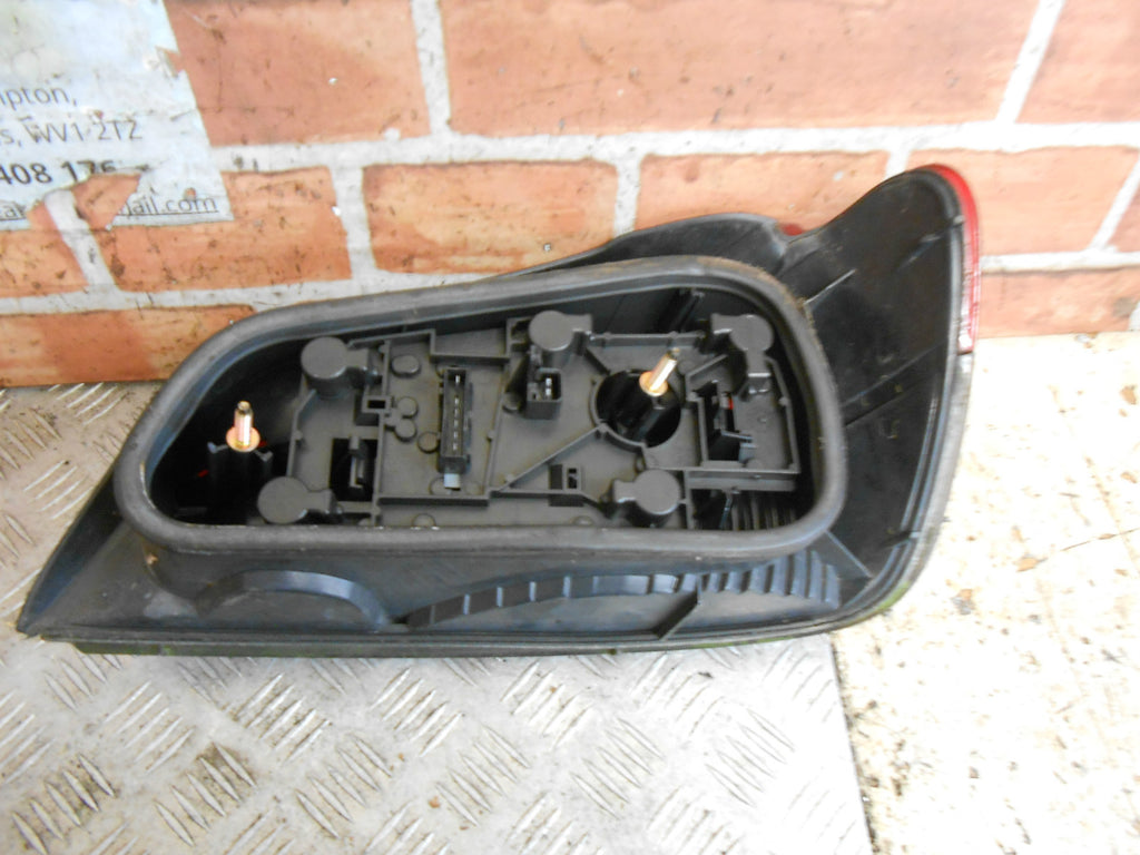 PEUGEOT 306 MK2 2000 NSR PASSENGER SIDE REAR BRAKE TAIL LIGHT CLUSTER VALEO