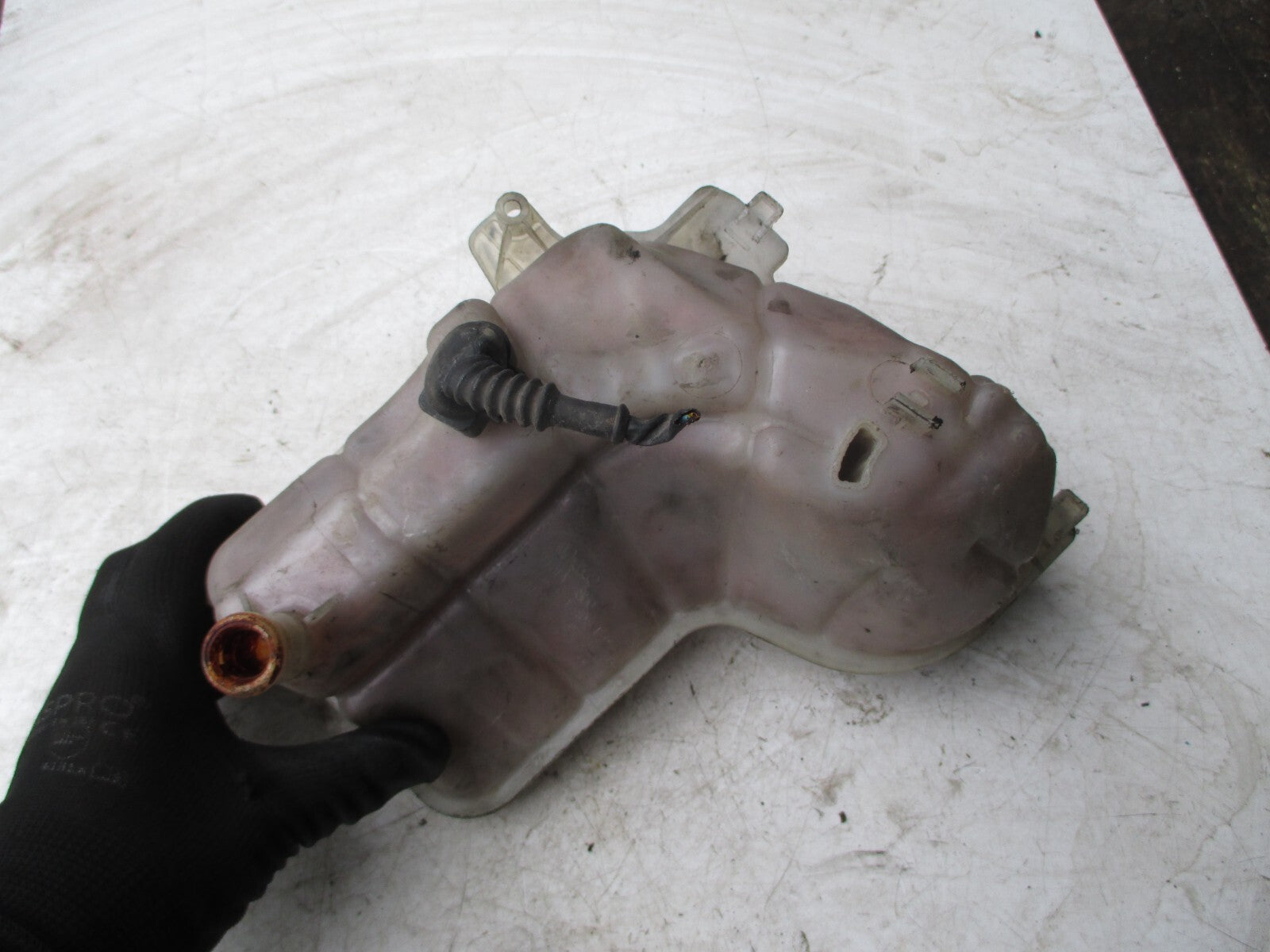 AUDI A6 2003 WATER COOLANT EXPANSION HEADER OVERFLOW TANK BOTTLE 8E0121403E