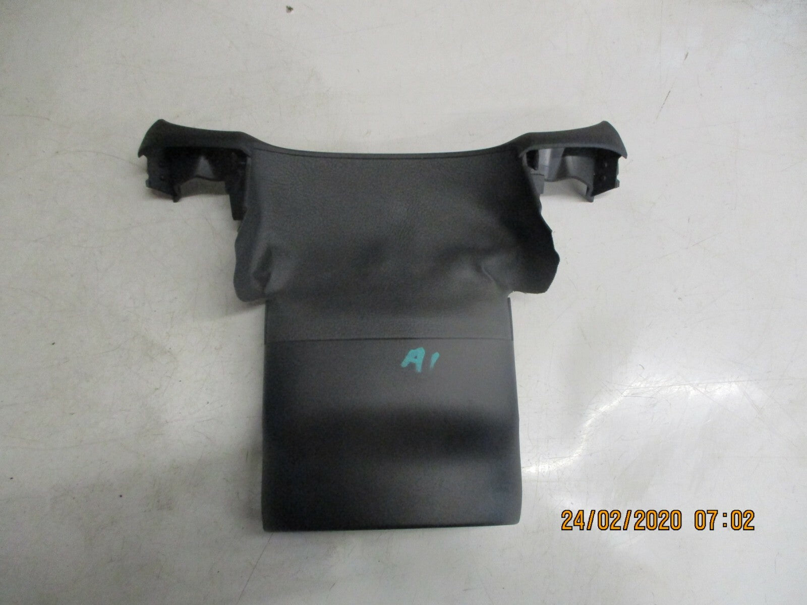 AUDI A1 MK1 8X 2017 UPPER STEERING COLUMN TRIM COVER SHROUD 8X28583456PS