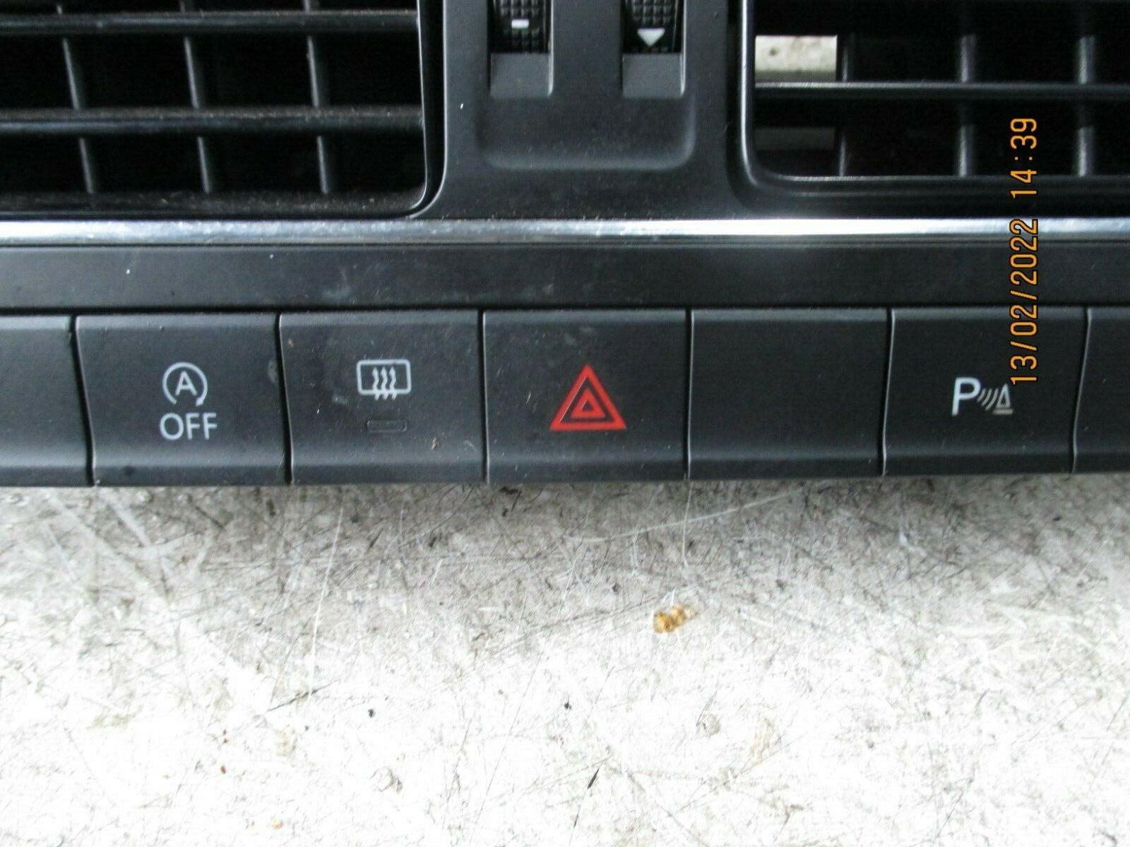 VOLKSWAGEN POLO 2017 MK6 AW CENTRE DASHBOARD AIR VENTS HAZARD SWITCH 6C0819728