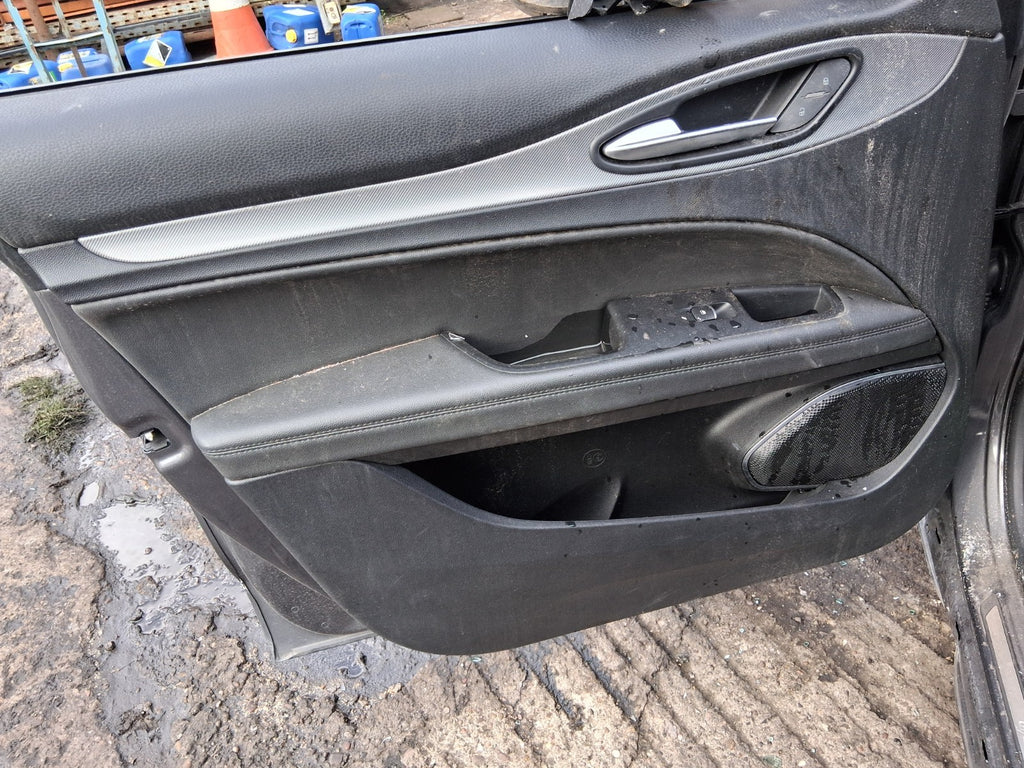 2022 ALFA ROMEO STELVIO 949 4Q NSF PASSENGER SIDE FRONT LEFT DOOR CARD PANEL