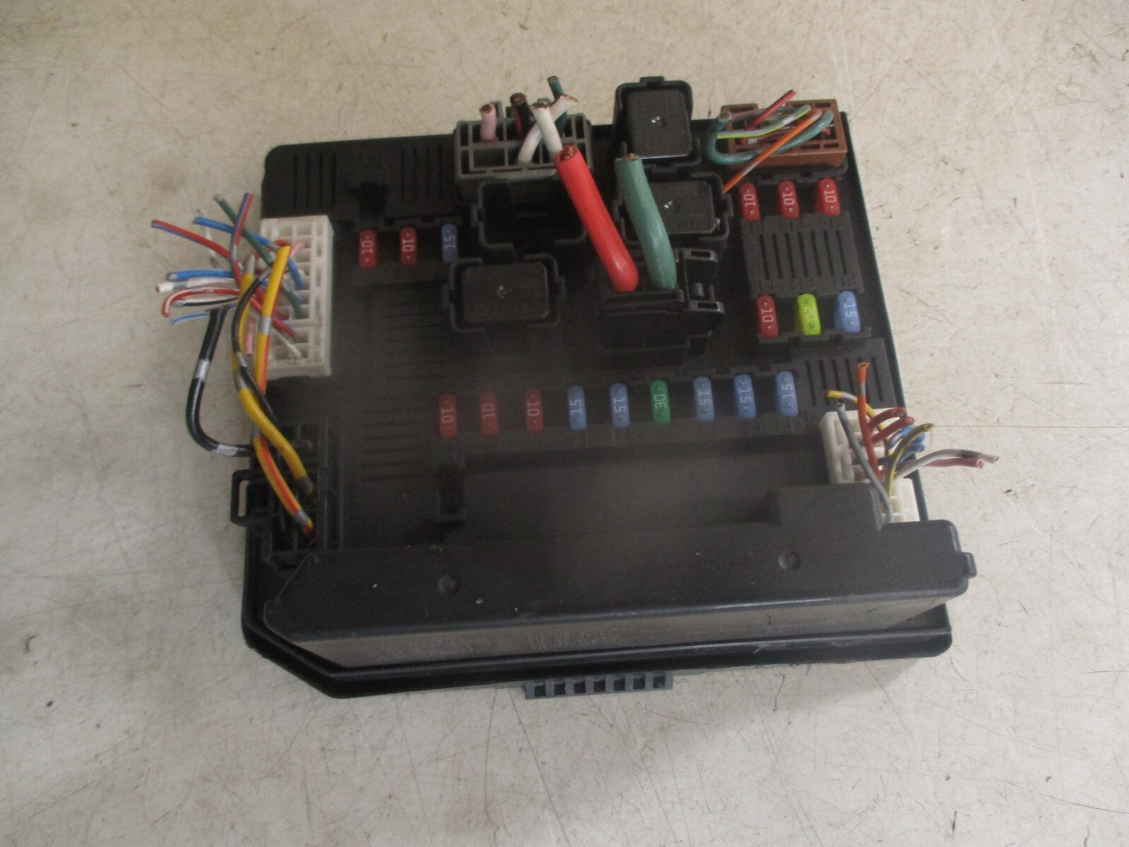 2010 NISSAN QASHQAI J10 1.5 DIESEL UNDER BONNET FUSE RELAY BOX
