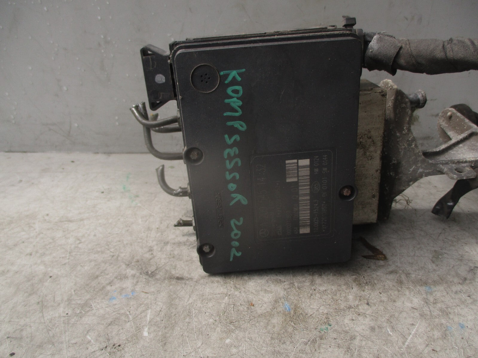 2002 MERCEDES C CLASS COUPE CL203 2.3 PETROL ABS PUMP CONTROL MODULE A2095451432